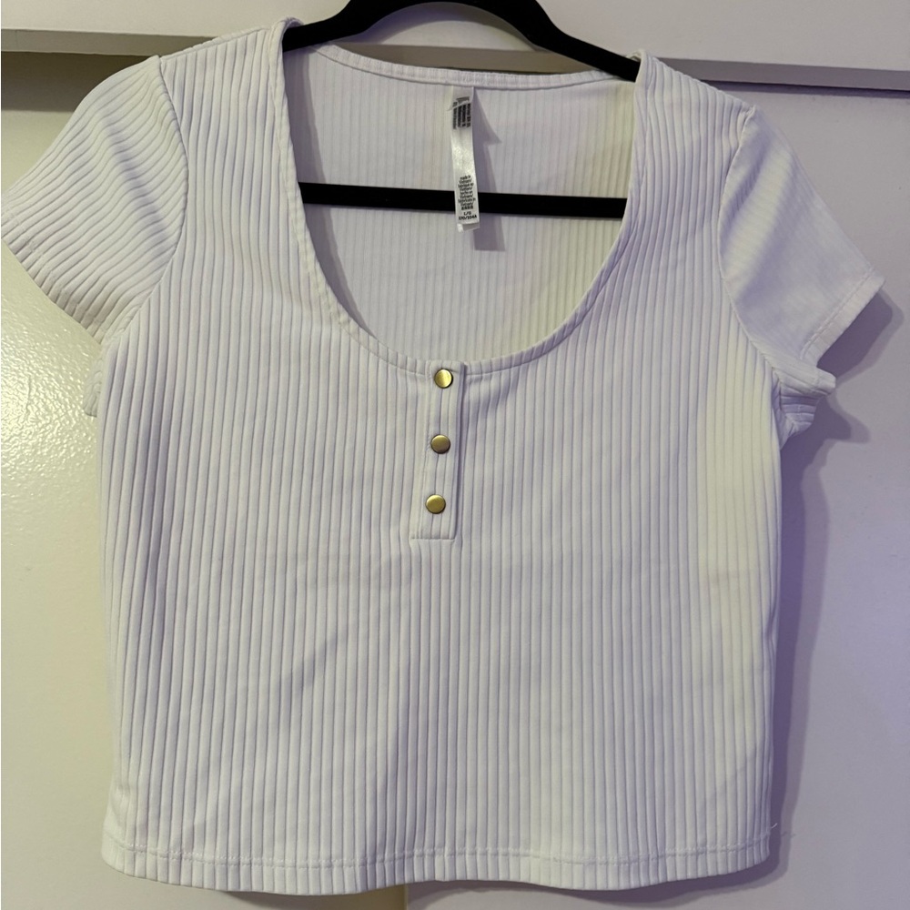 Victoria’s Secret Sport White Ribbed Button-Detail Crop Top
